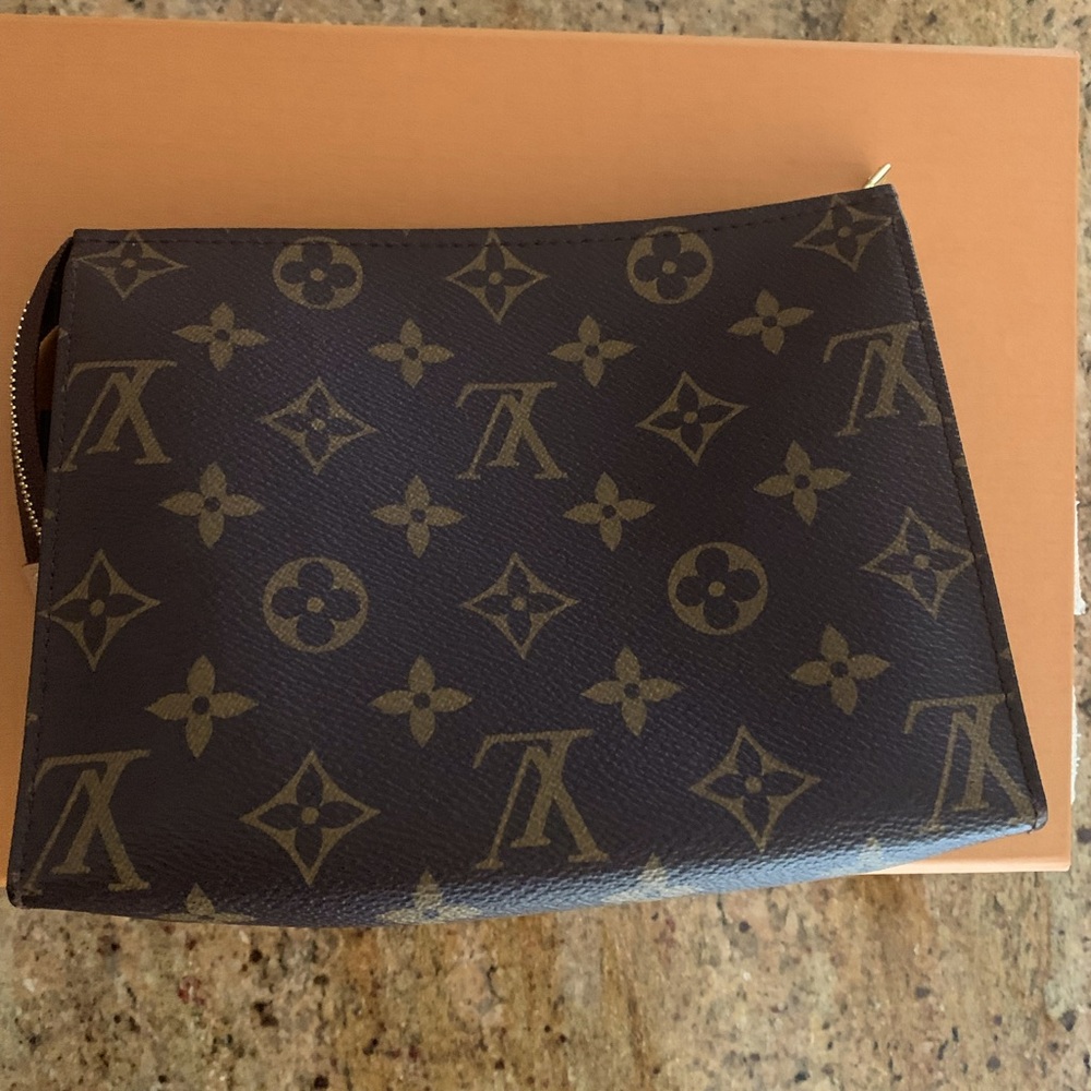 LOUIS VUITTON Pouch